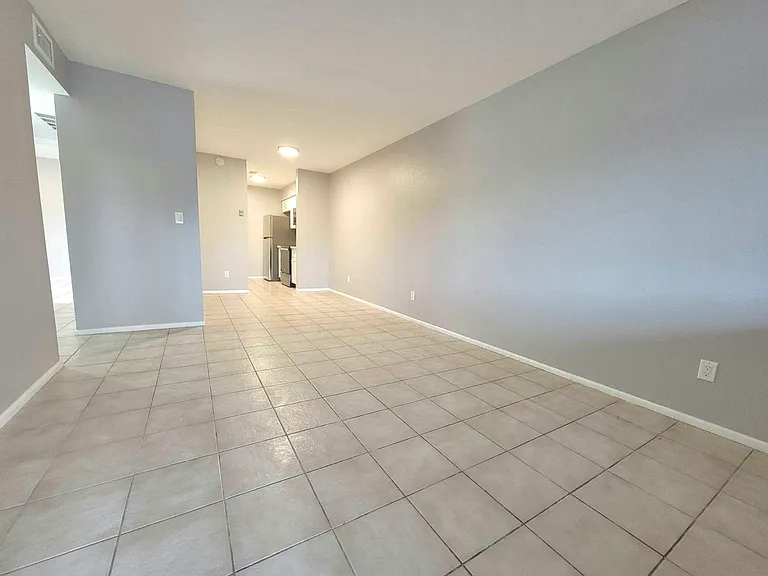 2704 N Salem #102 — Photo 5
