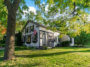 67 Buffalo St, Clarkston, MI 48346