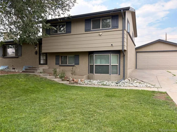 945 Dearborn Street, Aurora, CO 80011