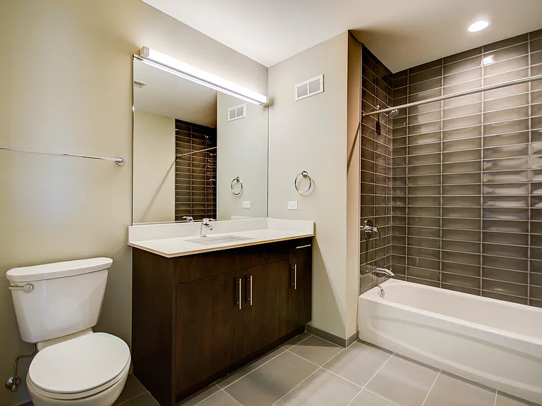851 W Grand Ave #506 — Photo 8