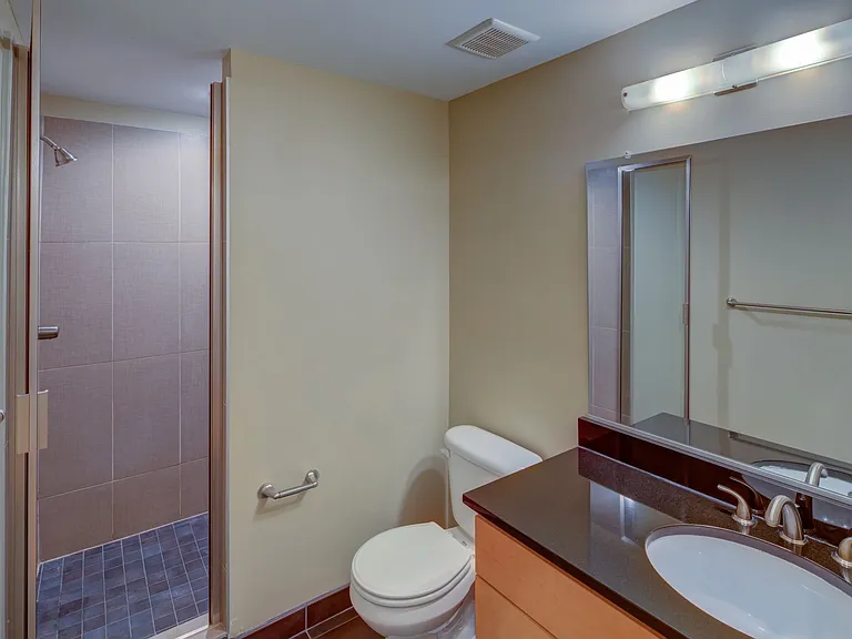Montgomery Square Apartments — Photo 11