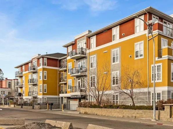 208 S Holy Cross Ln SW #313, Calgary, AB T2S 3G3