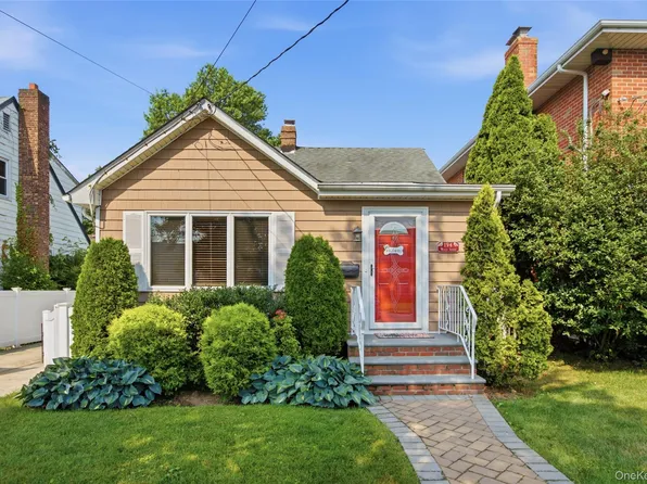 194 Willis Avenue, Floral Park, NY 11001