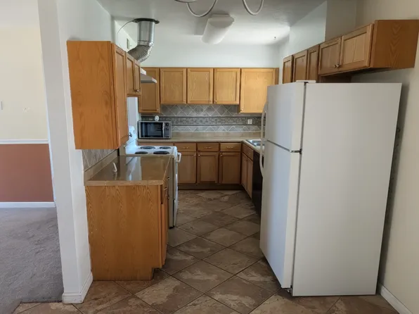 56 Ridgecrest Dr, Roswell, NM 88203