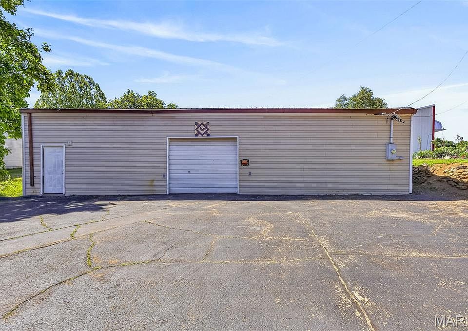 1st image of 303 5th St