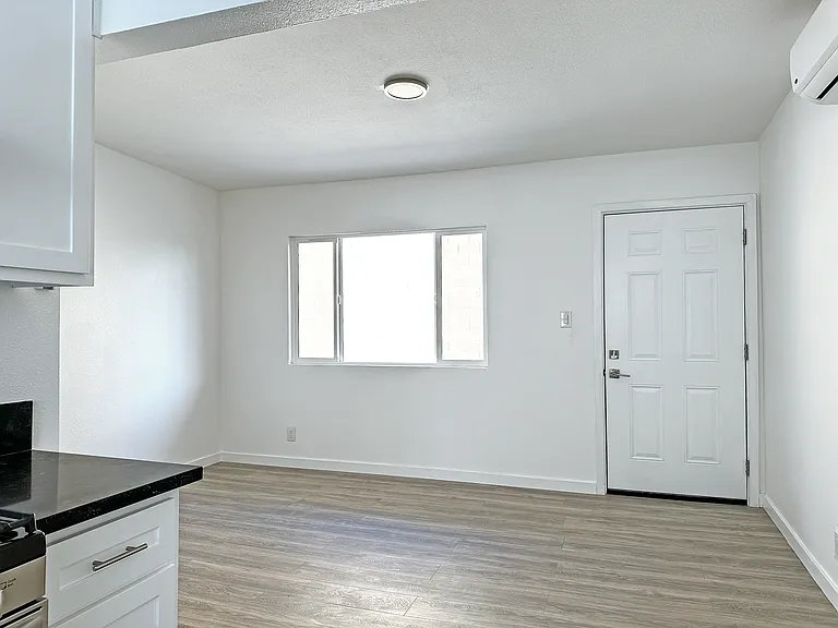 637 E 23rd St #4 — Photo 16
