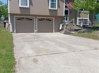 1302 Cypress Dr, Greenwood, MO 64034