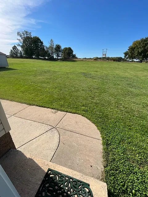 3 bed, 1853 sqft, $2,100 — Photo 4