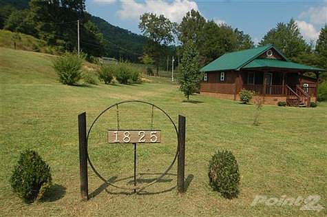 Country living with city conveniences!