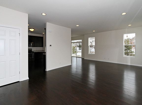 4th image of 6N365 Whitmore Cir E