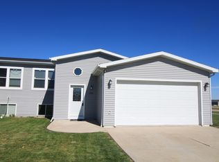 1500 47th Loop SE, Minot, ND 58701