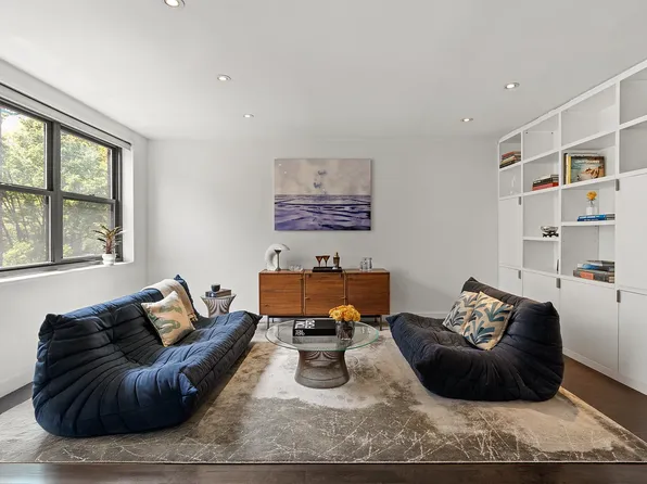 142 Bank St APT 4B, New York, NY 10014