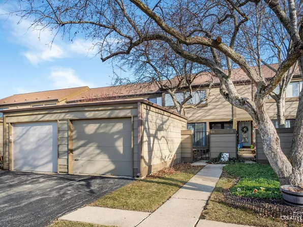 111 Aberdeen Ct, Geneva, IL 60134