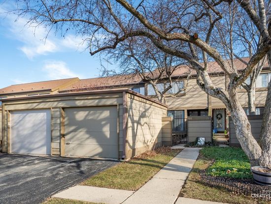 111 Aberdeen Ct, Geneva, IL 60134