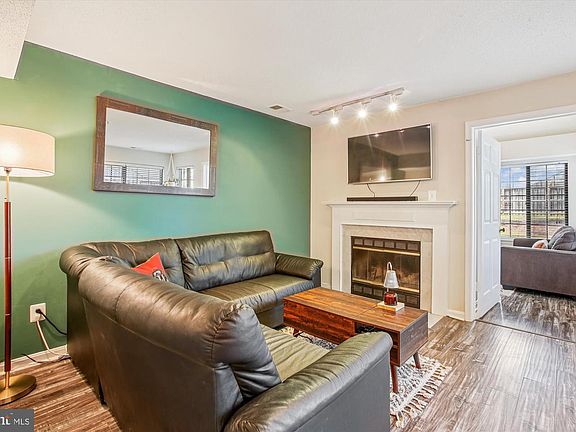 5th image of 6000 Ellesmere Ct Unit B