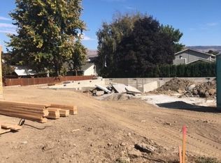 215 Pershing Cir, Wenatchee, WA 98801