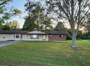 2135 Follis Rd, Jonesboro, IL 62952