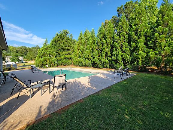 3rd image of 114 Lena Ln