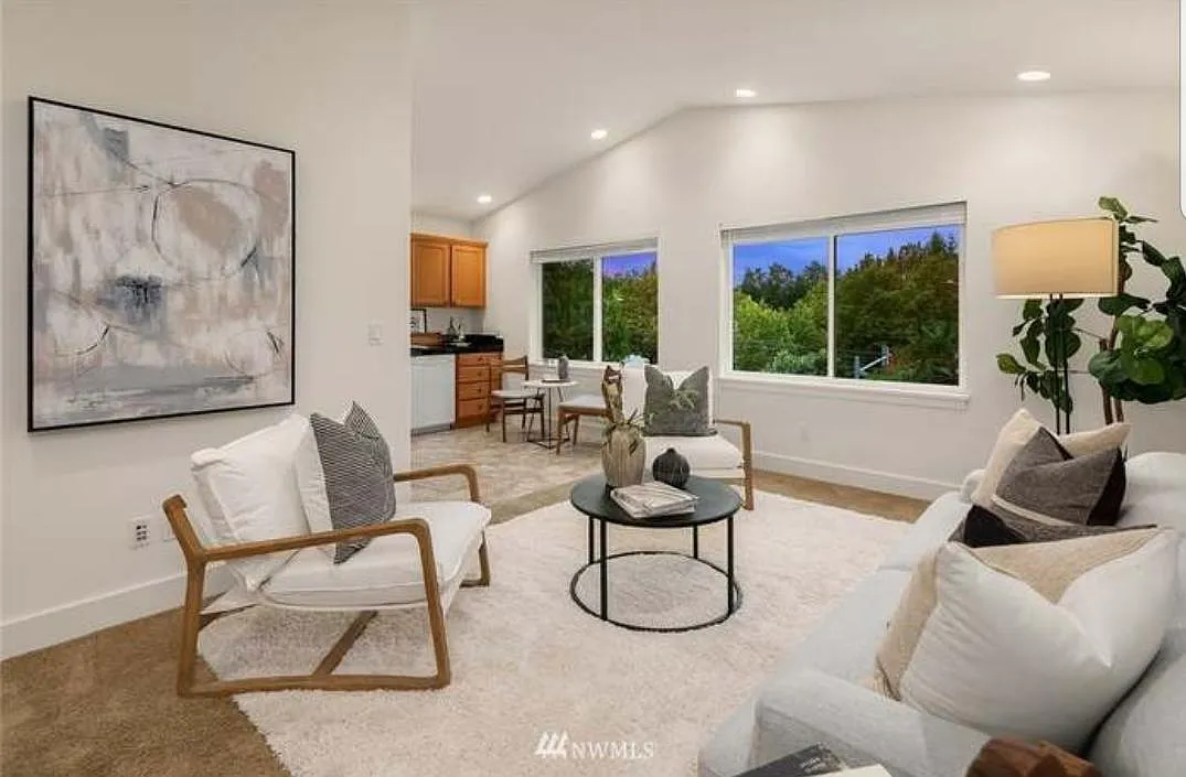 2 bed, 970 sqft, $2,690 — Photo 3