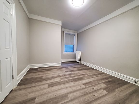 4th image of 19 Kensington Ave #11E