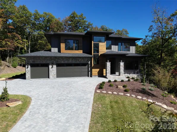 163 Stonefly Dr, Horse Shoe, NC 28742