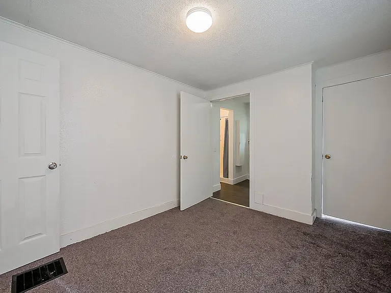 312 Ballard St — Photo 9