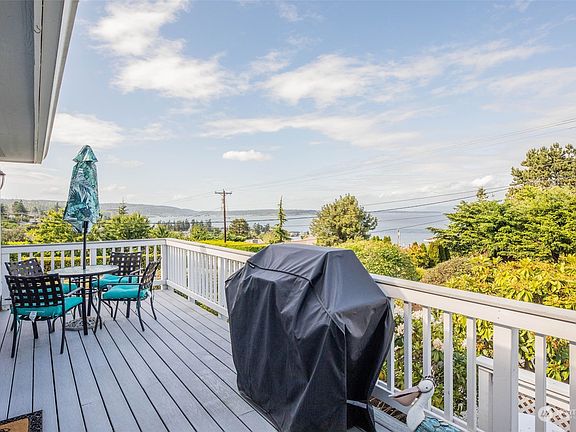 4th image of 1486 South E Camano Drive