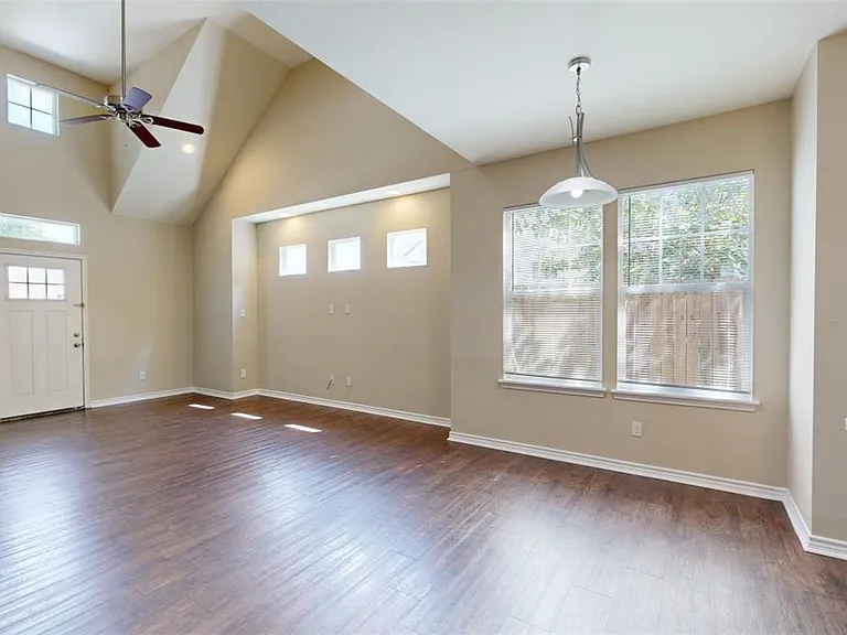 205A Sterling St — Photo 9