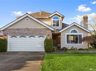 25507 Lake Wilderness Country Club Dr SE, Maple Valley, WA 98038