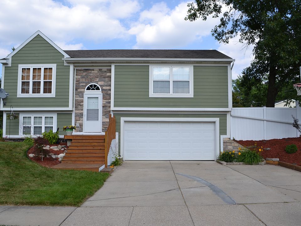 1st image of 532 Macomb Ave NW