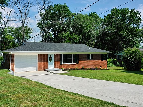 3rd image of 413 Woodland Dr