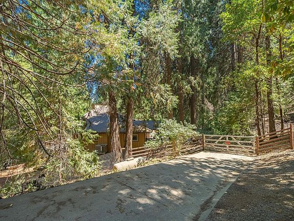 2nd image of 27210 Columbia Dr