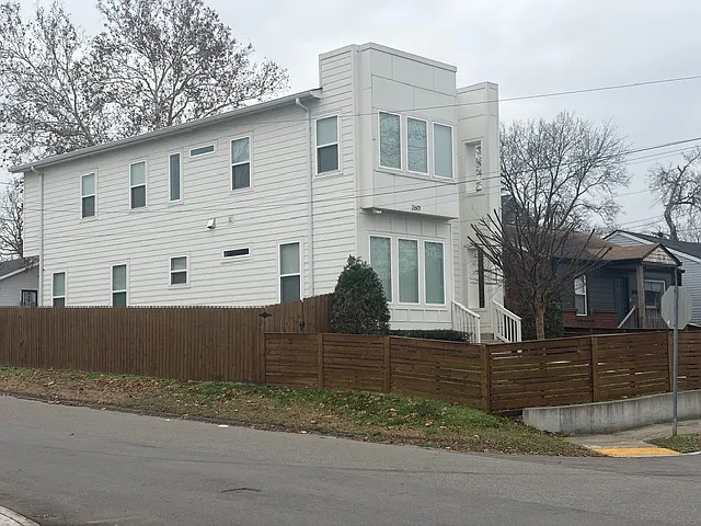 2601 Batavia St — Photo 3