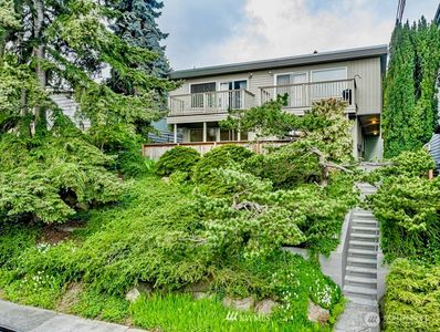 3021 21st Avenue W, Seattle, WA, 98199