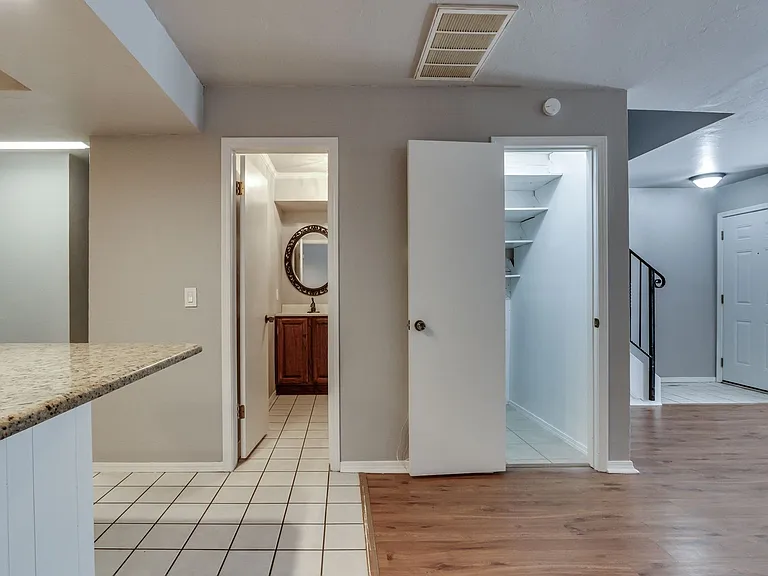 13813 Fairhill Ave — Photo 11