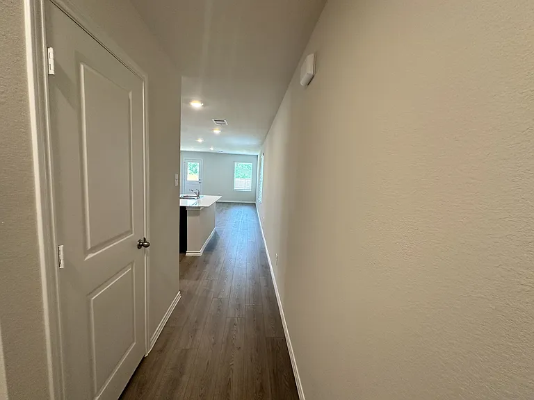 1157 Northfield Dr — Photo 7