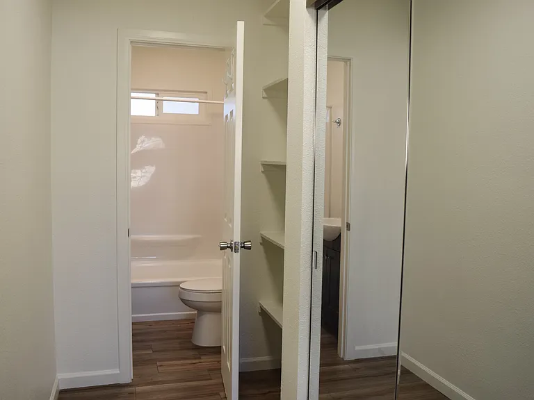 831 Mariposa St — Photo 12