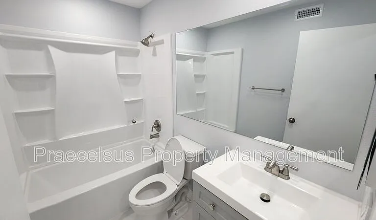 2047 Lakeridge Cir #104 — Photo 18