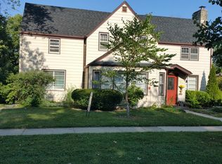 120 Howard St, Geneva, IL 60134