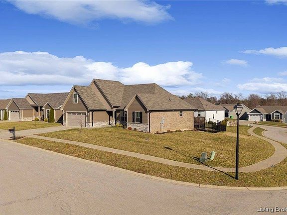 4th image of 2000 Crestview Ln