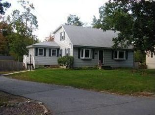 22 Louise Dr, Litchfield, NH 03052