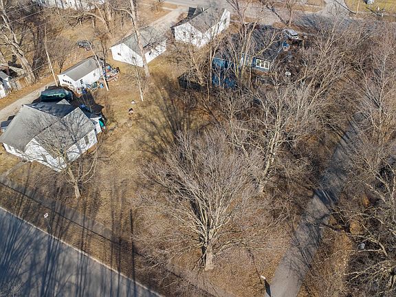 4th image of 219 S 11th St