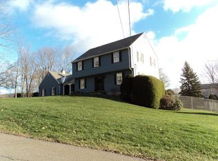 1001 Greenbriar Dr, Clarks Summit, PA 18411