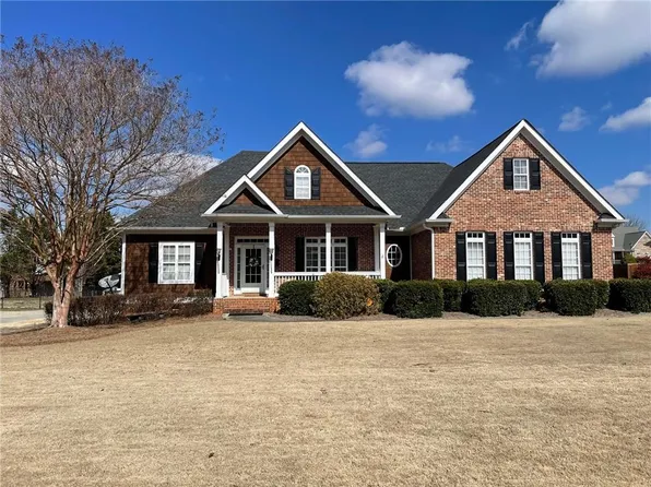 26 Berkshire Dr, Cartersville, GA 30120