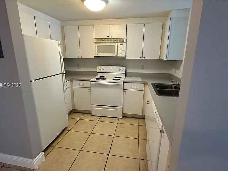 1250 S Miami Ave #1012 — Photo 5