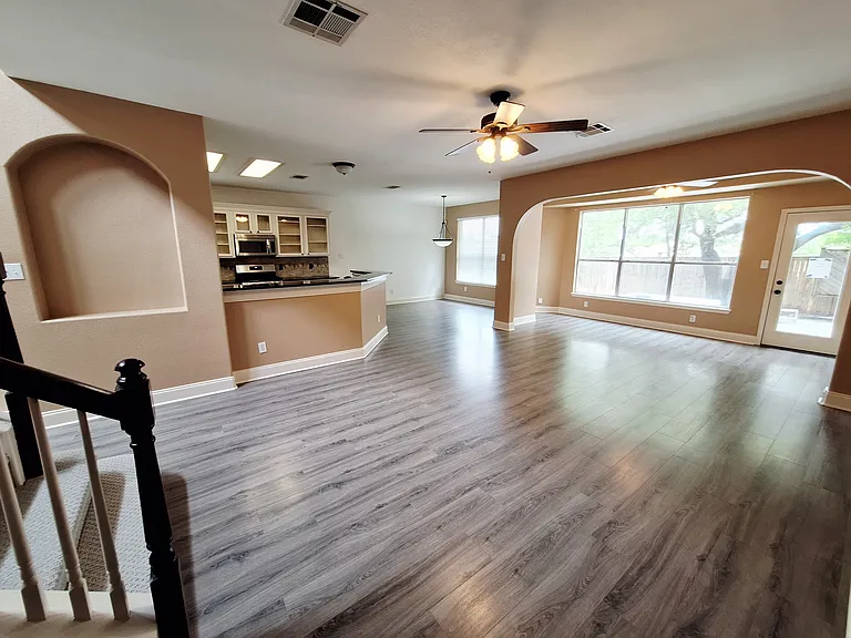 2122 Wheaton Trl — Photo 10