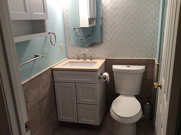 5th image of 905 Elizabeth Ct