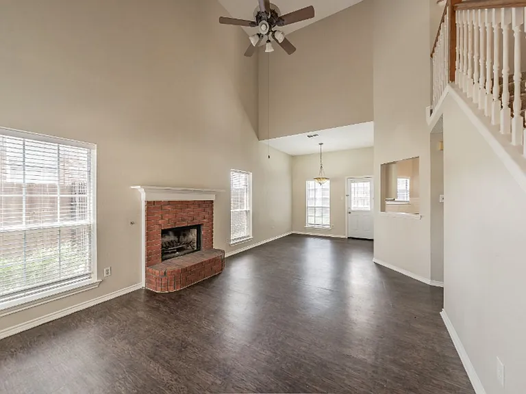 2136 Stoneridge Dr — Photo 6