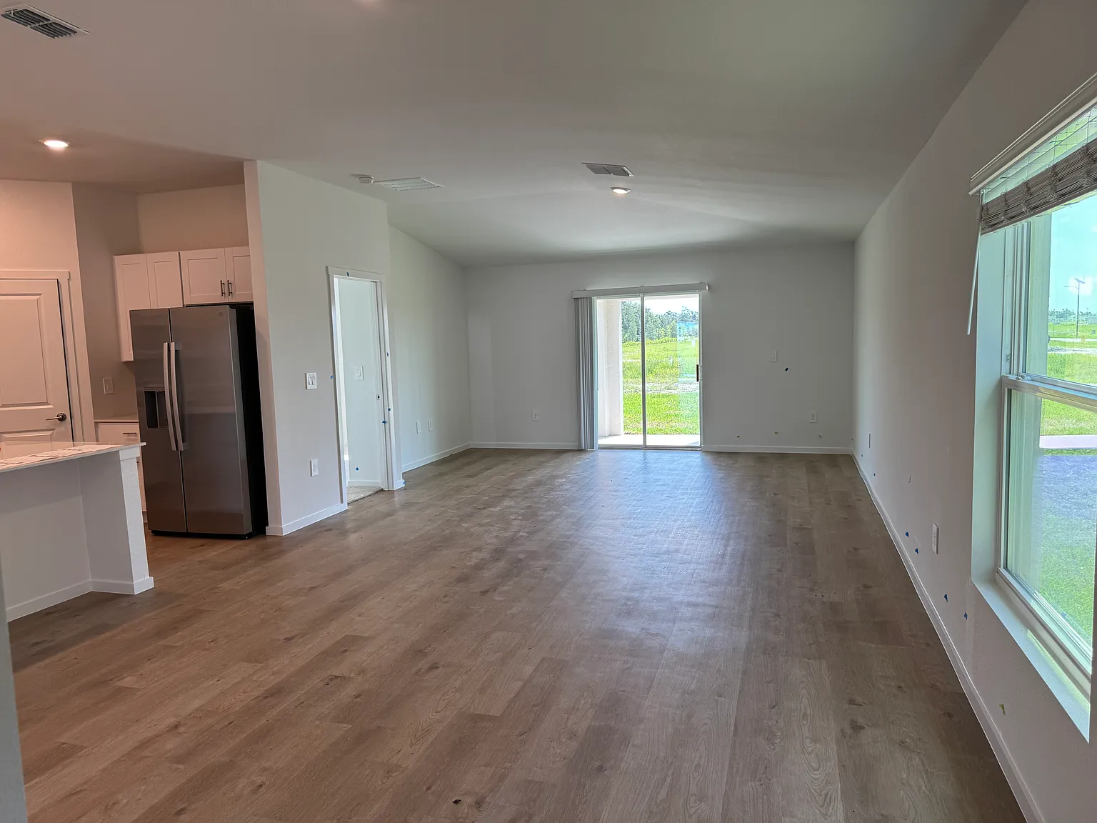 4 bed, 1890 sqft, $2,595 — Photo 2