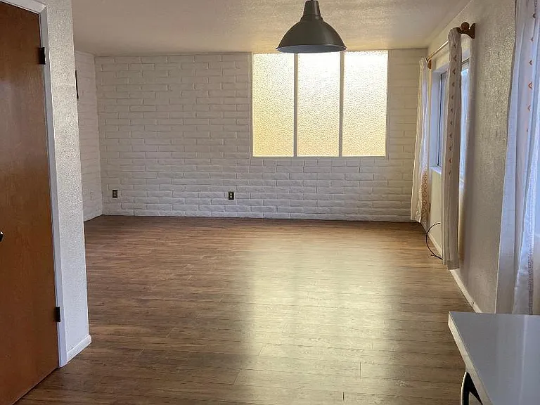 2286 Huntington Dr — Photo 14
